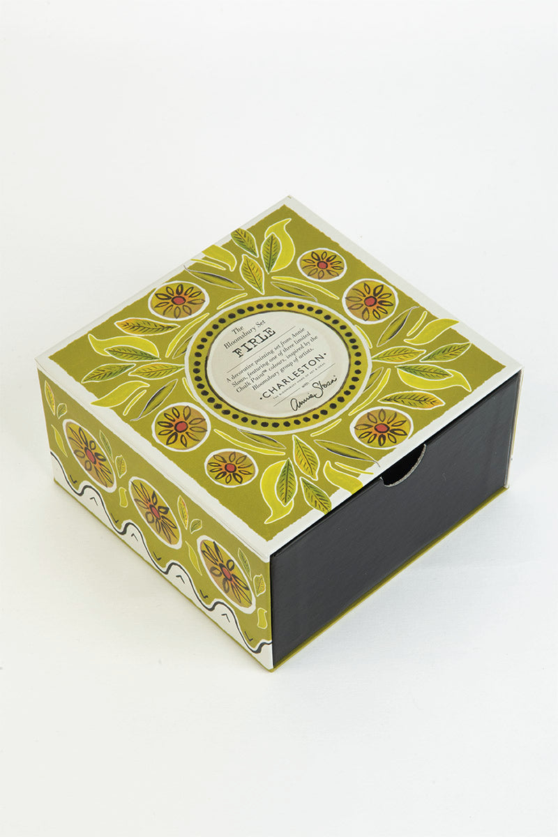 Annie Sloan with CHARLESTON: Decorative Paint set in Firle