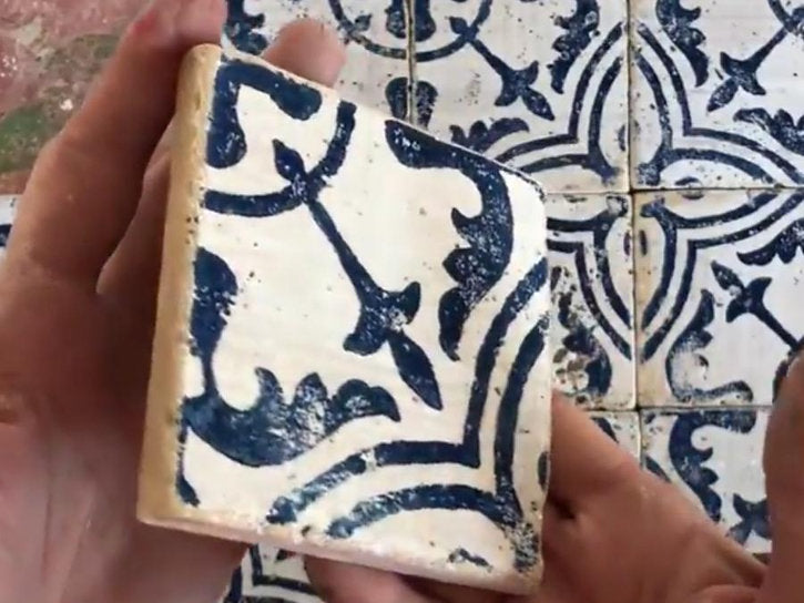 Stamp "CUBANO Field Tile"