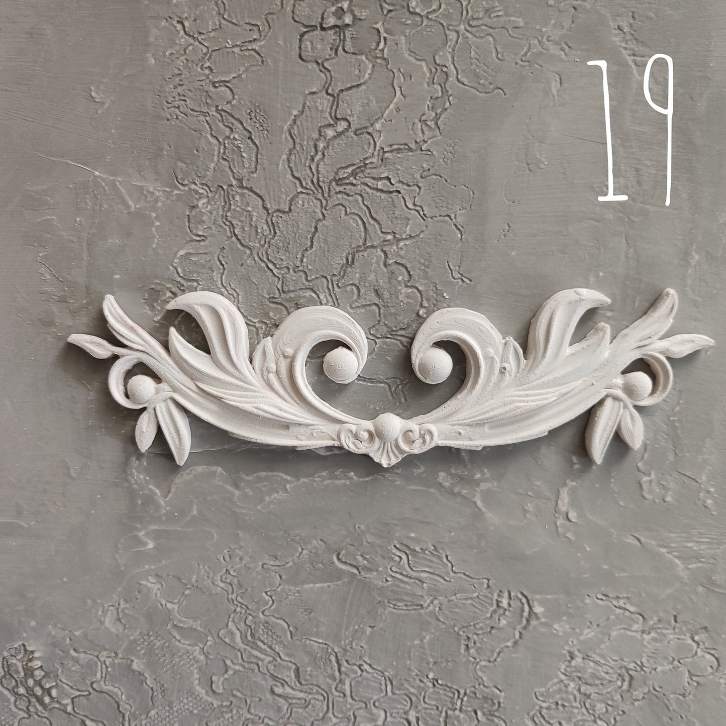 Molding 19
